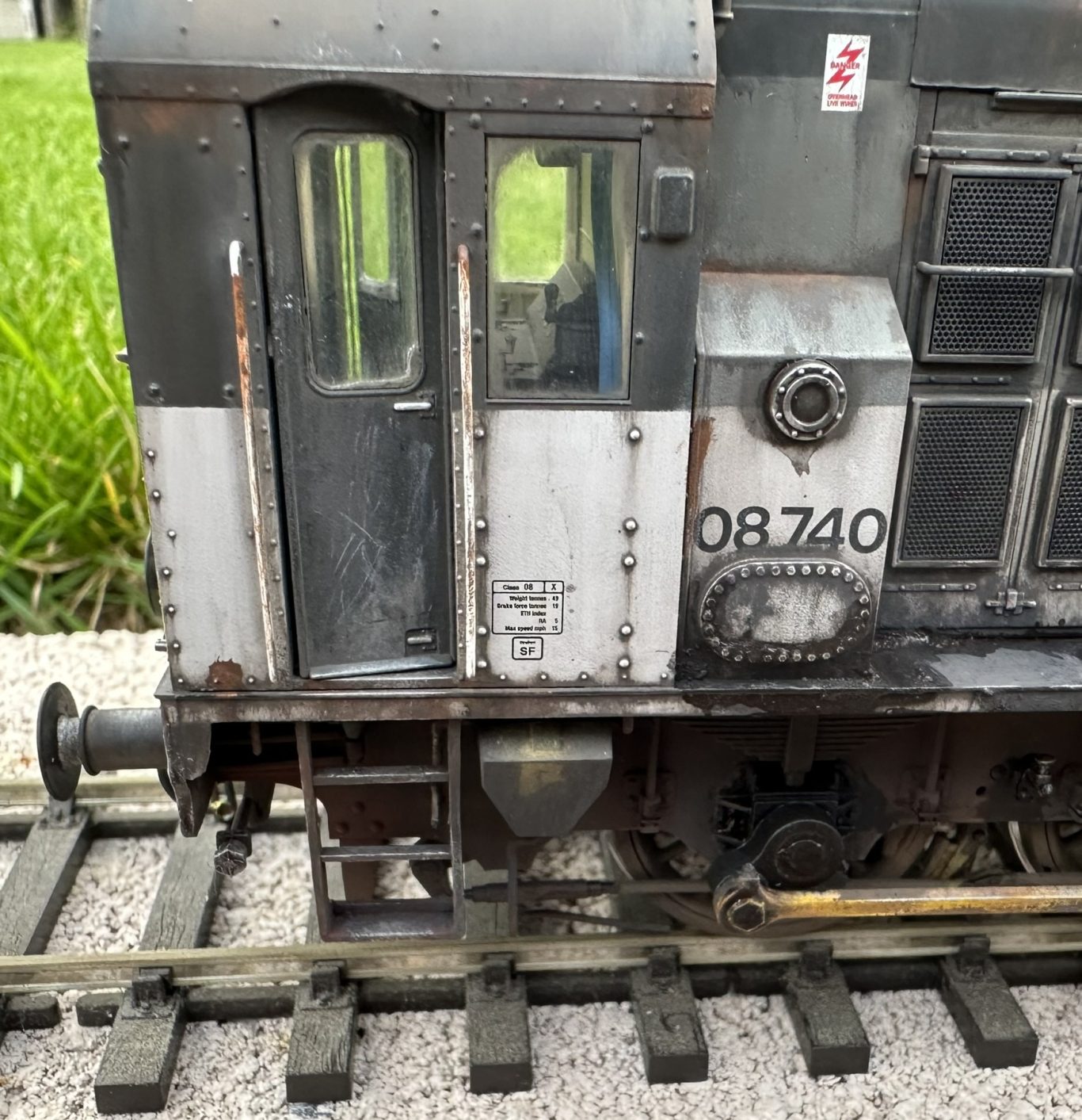 O Gauge Dapol Class 08, 08740. Detailed and weathered by @MrRailway.com